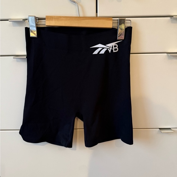 New Balance High-Rise Biker Shorts – XS - Picture 2 of 3